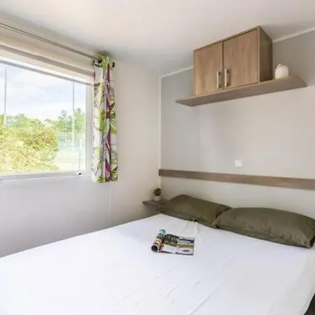 La Croix Du Vieux Pont Кемпинг