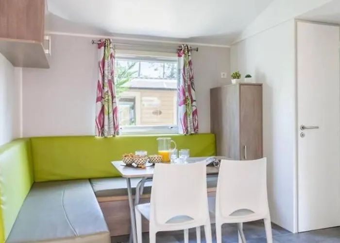 La Croix Du Vieux Pont Berny-Riviere